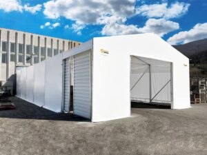 Skladiščenje kovinskih izdelkov in polizdelkov Skladiscni šotor za shranjevanje v prehrambeni industriji zunanjost / Storage of packaging for the food industry